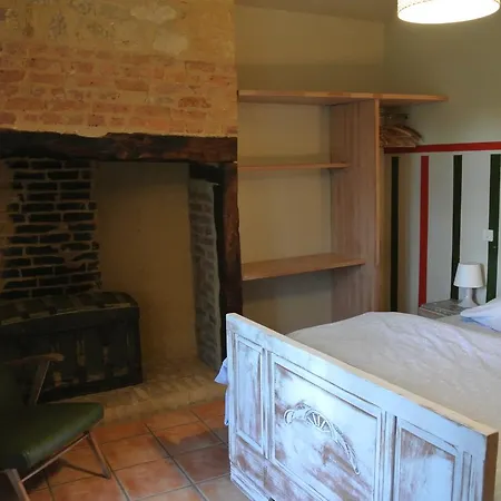 Le Moulin De Planiol Bed & Breakfast 3*