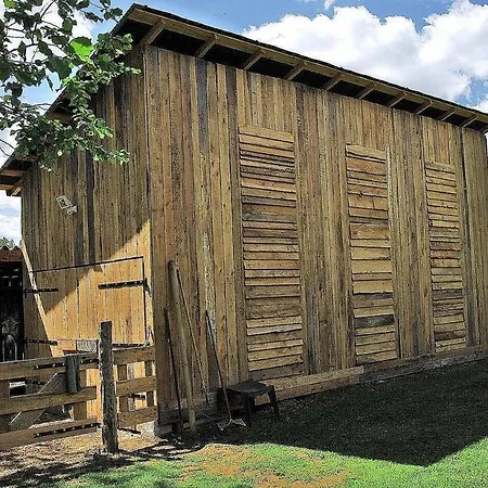 Le Moulin De Planiol Bed & Breakfast Le Vigan (Lot)