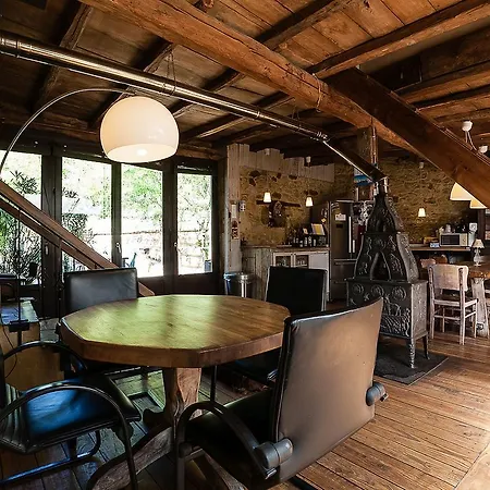 Le Moulin De Planiol Bed & Breakfast
