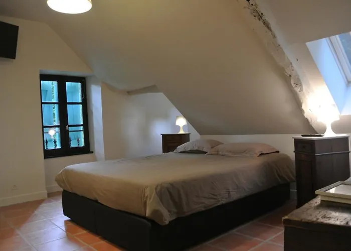 Couette-café Le Moulin De Planiol 3*